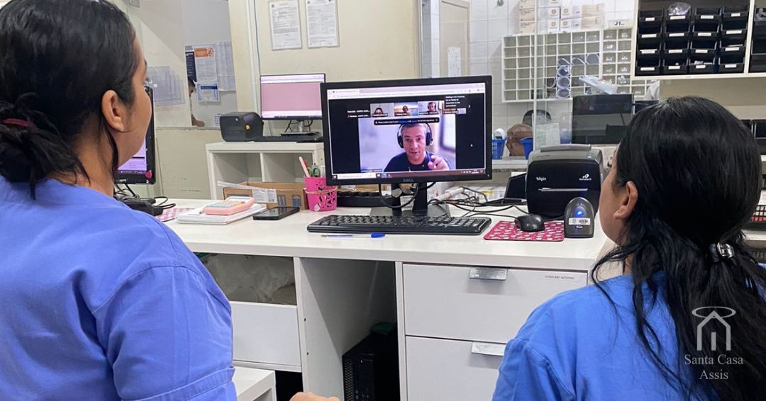 Colaboradores da Santa Casa de Assis participam de capacitação oferecida pela Escola de Saúde Pública